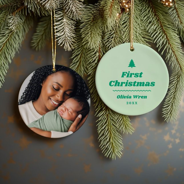 First Christmas Monogram Foto Holiday Ornament (Von Creator hochgeladen)