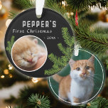 First Christmas Pine Kitten Cat 2 Foto Keepake Ornament<br><div class="desc">Erste Weihnachtsferien Kätzchen 2 Foto Keepake Ornament. Niedliches erstes Weihnachtskätzchen Foto mit Weihnachtsbaumästen. Personalisieren Sie das Ornament mit dem Foto Ihrer Katze auf der Vorderseite und auf der Rückseite des Ornaments, Name und Jahr - geben Sie Ihr Lieblings-Kitten-Foto ein. Sie können dieses maßgeschneiderte Ornament für jedes Haustier verwenden. Ein schöner...</div>