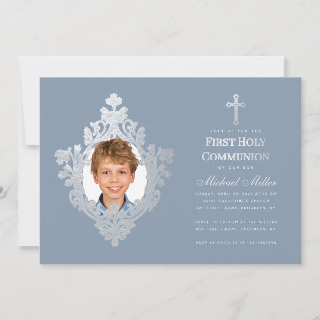 First Communion Boy Foto Dusty Blue Imitats Silver Einladung (Vorderseite)