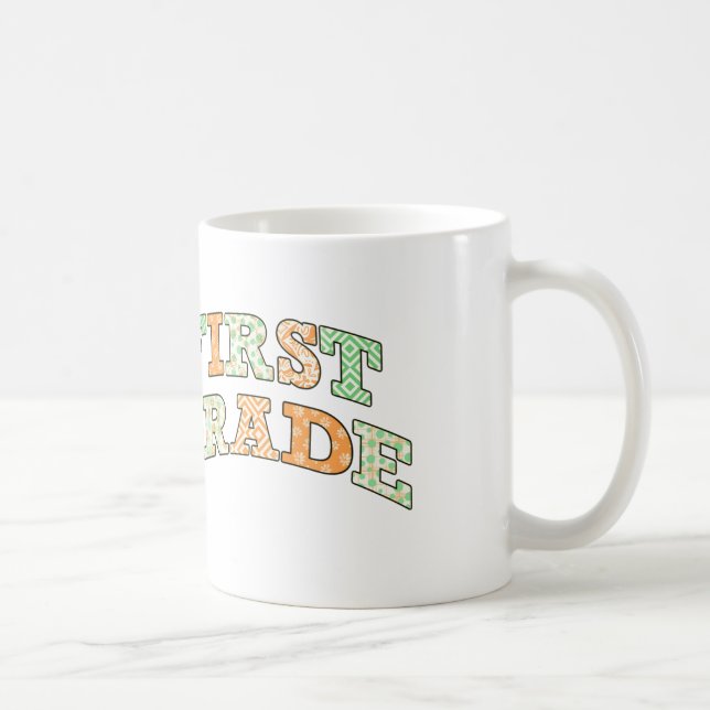 First Grade Retro Custom Name Two-Tone Coffee Mug Kaffeetasse (Rechts)