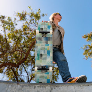 First House in Wild - Klee Skateboard Kunst