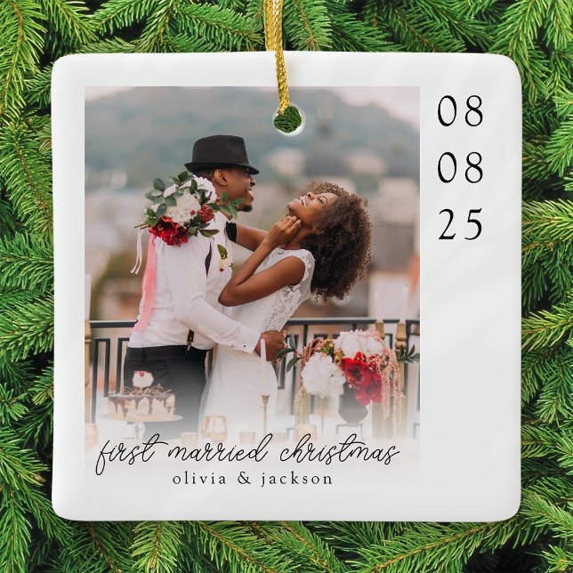 First Married Christmas Photo Keepsake Keramikornament (Von Creator hochgeladen)
