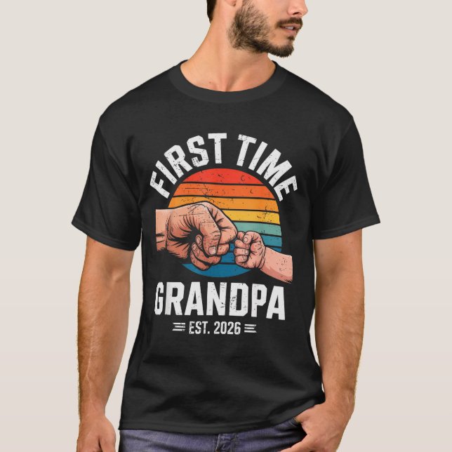 First Time Grandpa Est 2026 Baby Announcement Grea T-Shirt (Vorderseite)