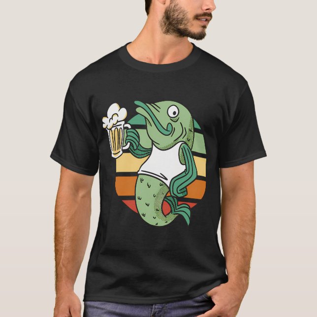 Fisch hält ein Bier T-Shirt (Vorderseite)