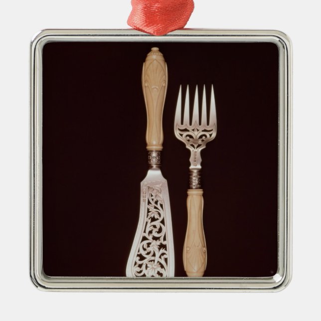 Fisch-Server mit geschnitzten Elfenbeingriffen Silbernes Ornament (Vorne)