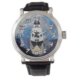 Fischaugenansicht Space Shuttle Atlantis Erdumlauf Armbanduhr