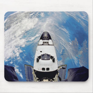 Fischaugenansicht Space Shuttle Atlantis Erdumlauf Mousepad