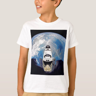 Fischaugenansicht Space Shuttle Atlantis Erdumlauf T-Shirt