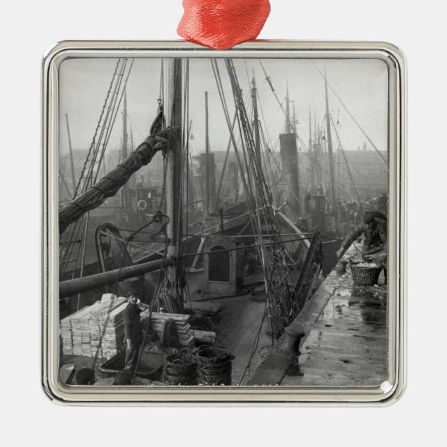 Fischdocks, Grimsby, Anfang des 20. Jahrhunderts Silbernes Ornament (Vorne)