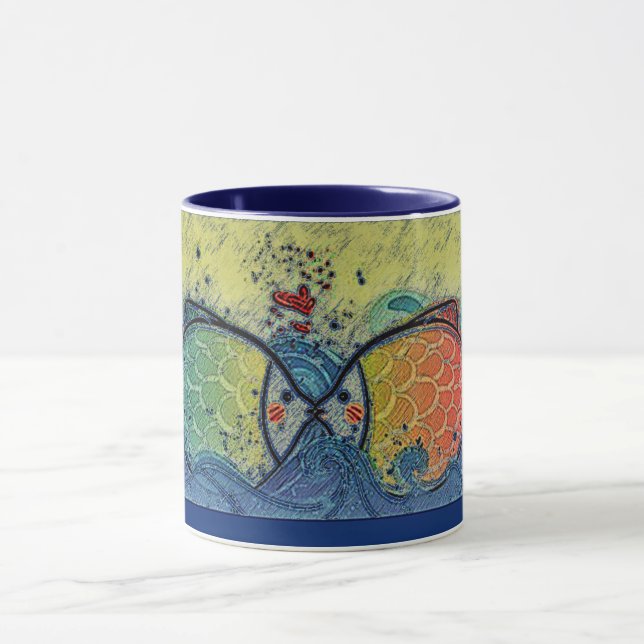 Fische küssen Liebe in blau Tasse (Zentrum)