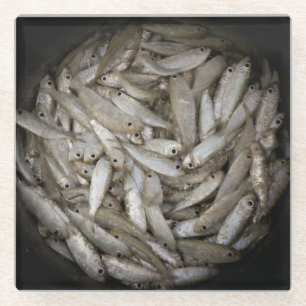 Fischen in einem Eimer Glasuntersetzer