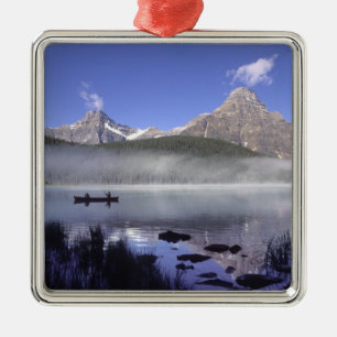 Fischer in Kanu am Waterfowl Lake, Banff Ornament Aus Metall