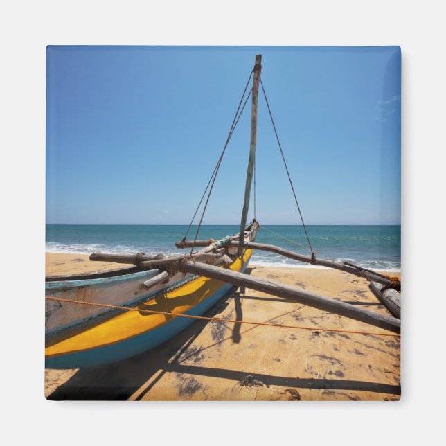 Fischerboot am Strand verankert Magnet (Vorne)