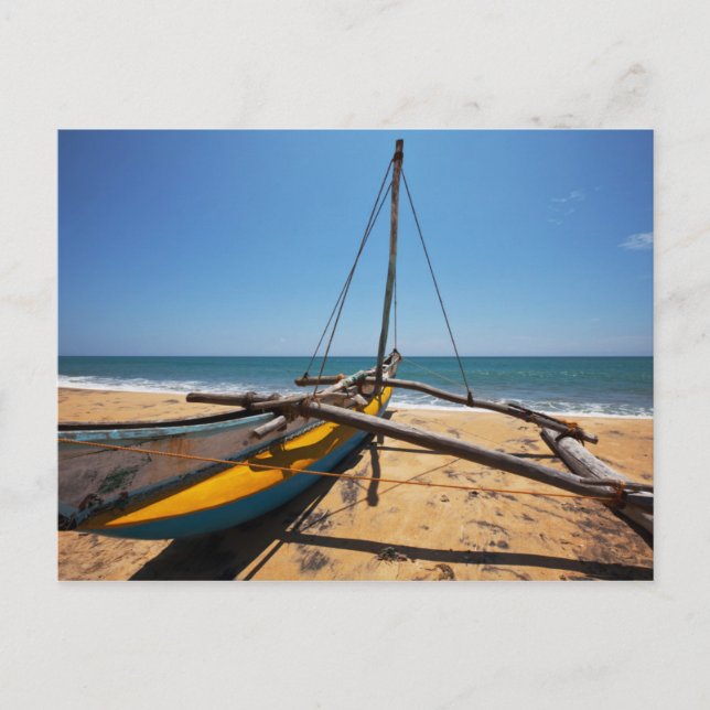 Fischerboot am Strand verankert Postkarte (Vorderseite)
