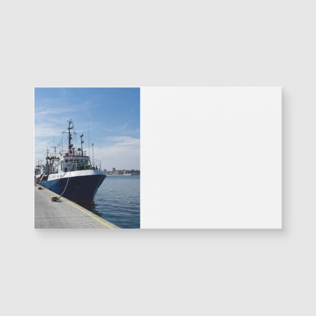 Fischerboot auf Ankerplätzen Magnetkarte (Vorderseite)