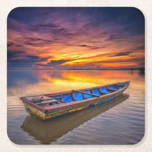 Fischerboot dem Strand an des Sonnenaufgang- Rechteckiger Pappuntersetzer