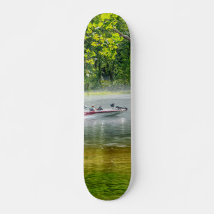 Fischerboot unterwegs skateboard