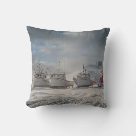 Fischerboote im Schnee Kissen