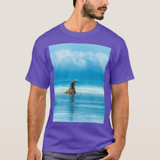 Fischerei bei Ebbe vor der Küste Sansibars T-Shirt