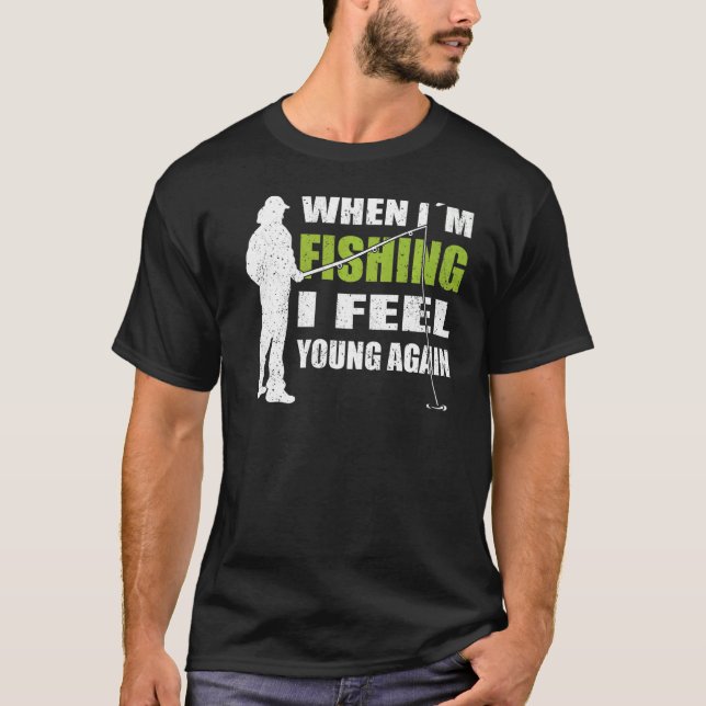 Fischereiausrüstung beim Angeln fühle ich mich jun T-Shirt (Vorderseite)