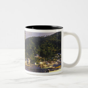 Fischereiboote, Soufriere, St Lucia, Karibik Zweifarbige Tasse