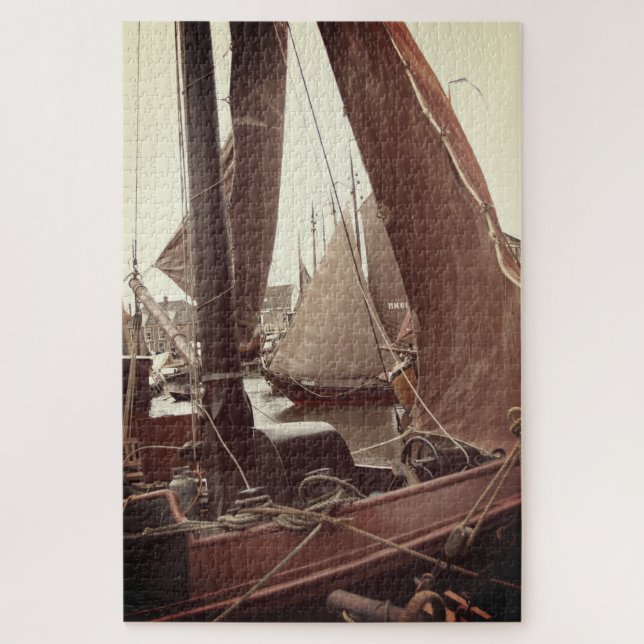 Fishing boats in Harbor  Puzzle (Vertikal)