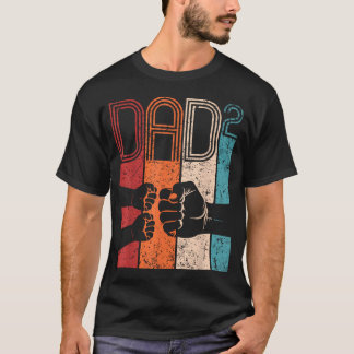 Fist Bump Papa im Quadrat Retro-Vater von zwei Vät T-Shirt