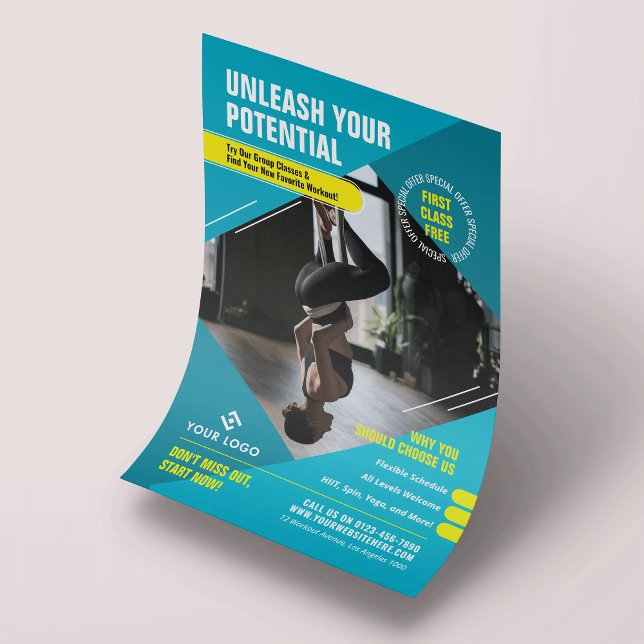 Fitness Klassen Modernes Foto Blaues Marketing Flyer (Modern blue gym flyer design with custom text, logo and photo)