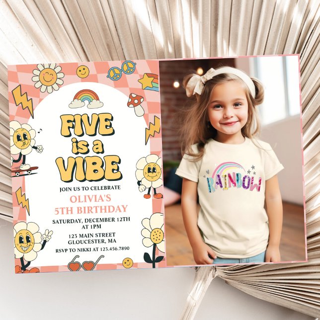 Five ist ein Vibe Daisy & Retro Van Pink 5. Geburt Einladung (Von Creator hochgeladen)