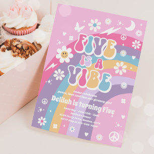 Five ist ein Vibe Groovy Hippie Rainbow 5. Geburts Einladung