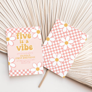 Five ist ein Vibe Retro Karo Pink Daisy Einladung