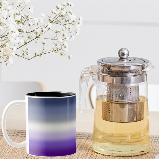 Flag für den "Gradient Butch Lesbian Pride" - "But Zweifarbige Tasse (Von Creator hochgeladen)