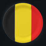 Flagge Belgiens Pappteller<br><div class="desc">Die belgische Flagge,  die von der französischen Trikolore inspiriert wurde,  wurde 1831 adoptiert,  kurz nachdem sie von den Niederlanden unabhängig geworden war. #flagge #belgium #belgian #patriotic</div>