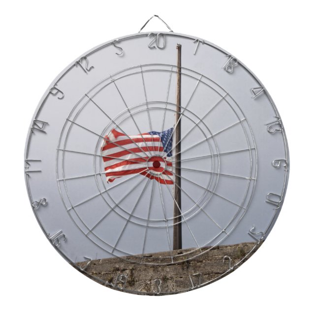 Flagge der Vereinigten Staaten bei Half-Mast (USA) Dartscheibe (vorne)