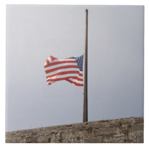 Flagge der Vereinigten Staaten bei Half-Mast (USA) Fliese