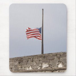 Flagge der Vereinigten Staaten bei Half-Mast (USA) Mousepad
