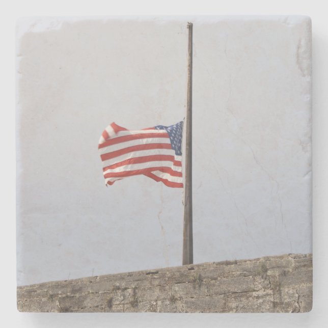 Flagge der Vereinigten Staaten bei Half-Mast (USA) Steinuntersetzer (Vorderseite)