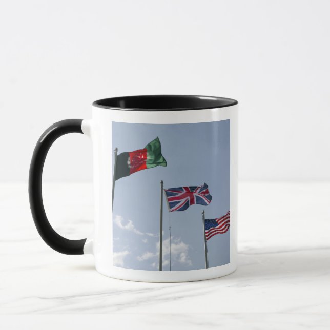 Flagge des Vereinigten Königreichs zwischen afghan Tasse (Links)