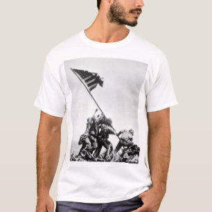 Flagge, die auf Iwo Jima_War Bild anhebt T-Shirt