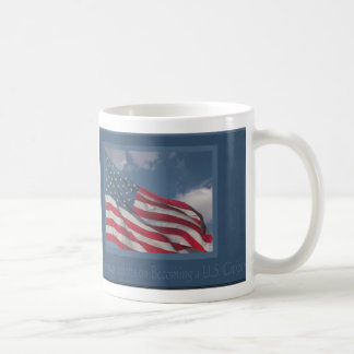 Flagge in den Wolken/in den Glückwünschen auf dem Tasse