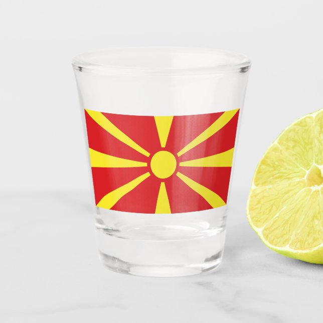 Flagge Nordmakedoniens Schnapsglas (Vorderseite)