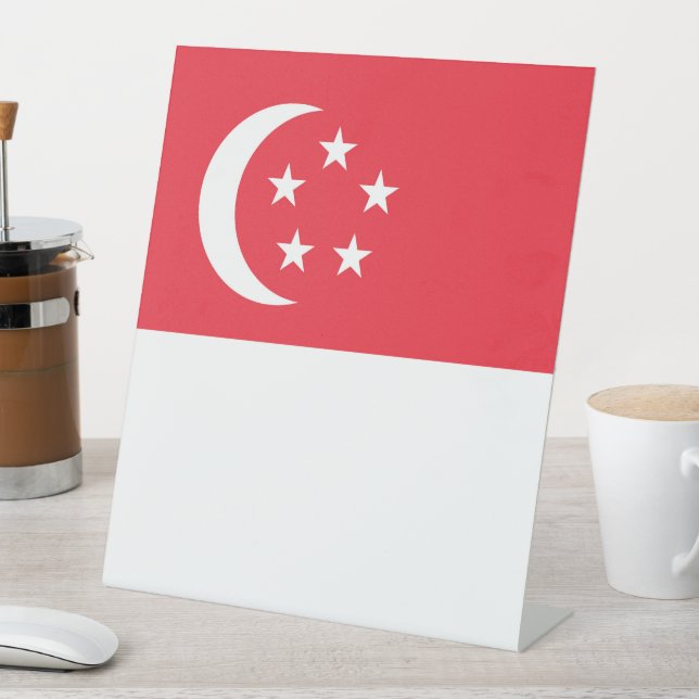 Flagge Singapurs Sockelschild (In Situ)