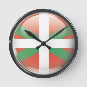 Flagge und Schild von Euskadi Runde Wanduhr