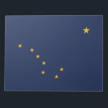 Flagge von Alaska Notizblock<br><div class="desc">Dieses Design zeigt die Flagge von Alaska, ein Staat im Nordwesten der Westküste der Vereinigten Staaten, direkt gegenüber der Beringstraße aus Asien. Sie ist eine Exklave der Vereinigten Staaten und grenzt an die kanadische Provinz British Columbia und das Territorium von Yukon im Osten und Südosten und hat eine Seegrenze mit...</div>