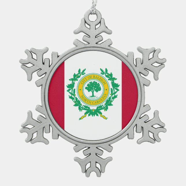 Flagge von Raleigh, North Carolina Snowflake Pewte Schneeflocken Zinn-Ornament (Vorderseite)