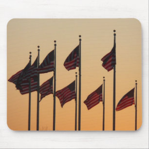 Flaggen bei Sonnenuntergang Amerikanisch Patriotis Mousepad