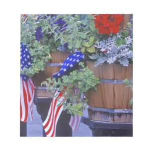 Flaggen und Blumen in Philipsburg Montana Notizblock