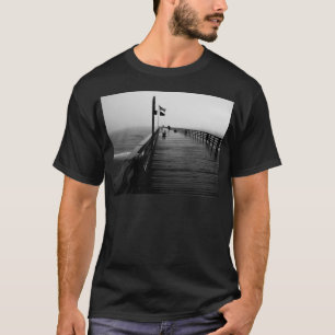 Flagler Beach Pier Schwarz-Weiß-Fotografie T-Shirt
