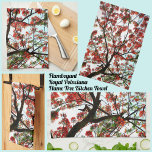 Flamboyant Royal Poinciana Tree Red Schwarz-weiß Geschirrtuch<br><div class="desc">Das Flamboyant, Royal Poinciana oder Flame mit seinen tropischen orangefarbenen und roten Blume bis zum blauen Himmel und den weißen Wolken ist die Inspiration für dieses einzigartige und auffallende Küchentuch. Das komplizierte Muster der schwarzen Zweige ist schön und faszinierend gegen Weiß mit einem Hauch von Himmelblau und wird vielen Küchen...</div>