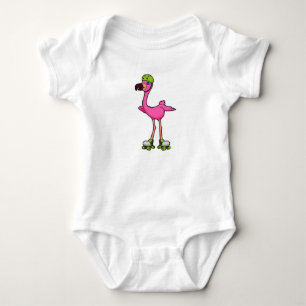 Flamingo als Skater mit Rollschuhen und Helm Baby Strampler